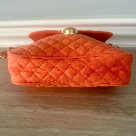 Chico’s Orange Quilted Crossbody Bag. - Picture 7 of 8